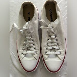 White CT Converse, women’s size 11, men’s size 9.